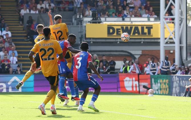 Crystal Palace v Wolverhampton Wanderers - Premier League - Selhurst Park September 3, 2023, London: London, England, 3rd September 2023. Matheus Cunha of Wolverhampton Wanderers scores to make it 3-2 during the Premier League match at Selhurst Park, London. London EDITORIAL USE ONLY Copyright: xx ZUMA-20230903_faf_si1_102.jpg PaulxTerryx csmphotothree148837