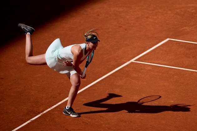 Sport Bilder des Tages Mutua Madrid Open - Day Three Paula Badosa of Spain serves against Jessica Bouzas Maneiro of Spain during day three of the Mutua Madrid Open 2024 at Caja Magica on April 24, 2024, in Madrid, Spain. Madrid Caja Magica Madrid Spain RL_MMO24_504 Copyright: xRicardoxLarreinax