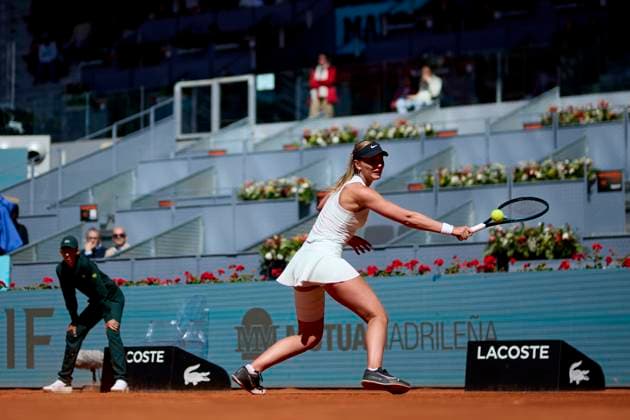 Mutua Madrid Open - Day Three Paula Badosa of Spain returns a shot against Jessica Bouzas Maneiro of Spain during day three of the Mutua Madrid Open 2024 at Caja Magica on April 24, 2024, in Madrid, Spain. Madrid Caja Magica Madrid Spain RL_MMO24_565 Copyright: xRicardoxLarreinax
