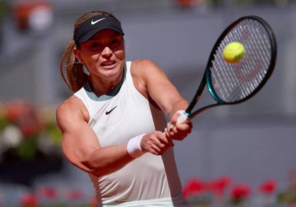 Paula Badosa of Spain in action Mutua Madrid Open, Day 3, Tennis, La Caja Magica, Madrid, Spain - 24 Apr 2024  Copyright: xEllaxLing Shutterstockx 14447597l