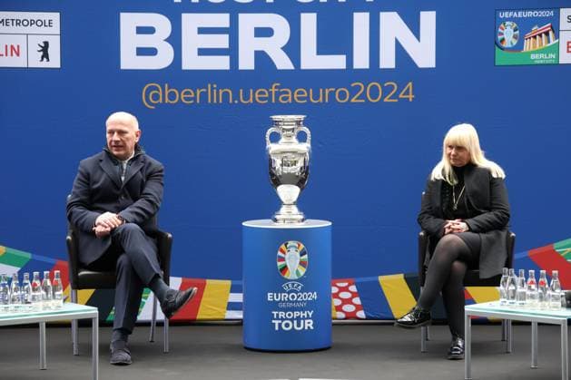 DEU, EM, EM-Pokal-Vorstellung, 24.04.2024, Berliner Olympiastadion, Berlin, DEU, EM, EM-Pokal-Vorstellung, im Bild Nancy Faeser Bundesministerin des Innern und für Heimat Kai Wegner Regierender Bürgermeister von Berlin Iris Spranger Senatorin für Inneres und Philipp Lahm Turnierdirektor EURO 2024 Kevin-Prince Boateng Botschafter der Host City Berlin Foto: Juergen Engler nordphoto GmbH