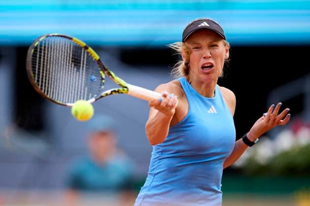 Mutua Madrid Open - Day Three Caroline Wozniacki of Denmark returns a shot against Sara Errani of Italy during day three of the Mutua Madrid Open 2024 at Caja Magica on April 24, 2024, in Madrid, Spain. Madrid Caja Magica Madrid Spain RL_MMO24_00308 Copyright: xRicardoxLarreinax