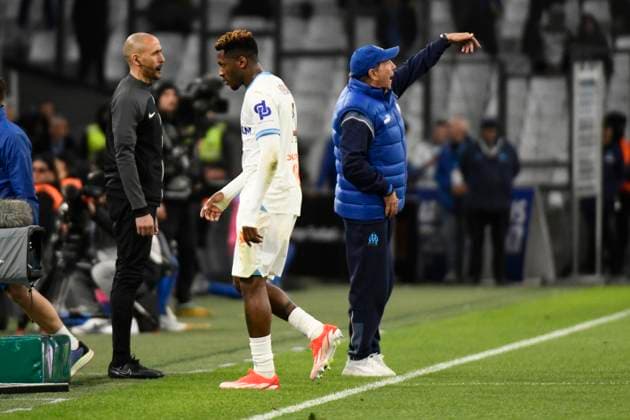 Carton rouge, exclusion Faris PEMI MOUMBAGNA (OM) lors du match Olympique de Marseille vs. OGC Nice pour la J29 de la Ligue 1 Uber Eats au Stade VÃ lodrome, le 24 avril 2024. FOOTBALL : Olympique de Marseille vs. OGC Nice - Ligue 1 Uber Eats - 24 04 2024 ValentinaClaret Panoramic 