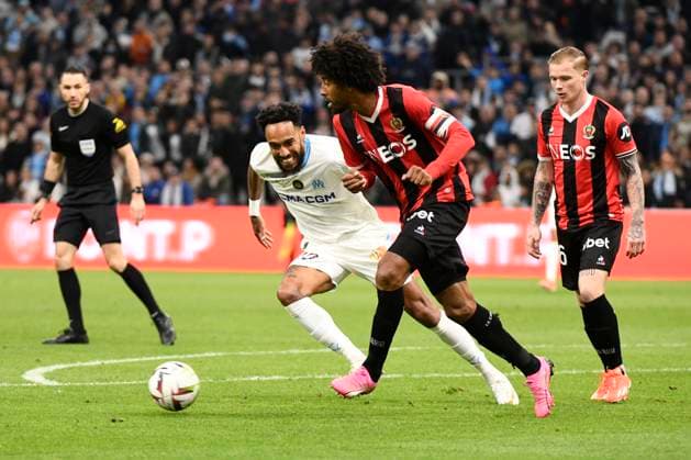 Pierre-Emerick AUBAMEYANG (OM), Dante (OGC Nice) lors du match Olympique de Marseille vs. OGC Nice pour la J29 de la Ligue 1 Uber Eats au Stade VÃ lodrome, le 24 avril 2024. FOOTBALL : Olympique de Marseille vs. OGC Nice - Ligue 1 Uber Eats - 24 04 2024 ValentinaClaret Panoramic 