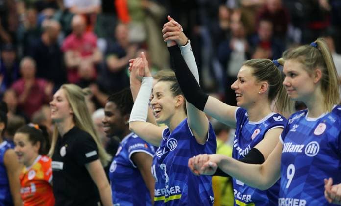 Stuttgart , Volleyball Bundesliga Frauen PlayOff Finale Spiel 4, Allianz MTV Stuttgart vs. SSC Palmberg Schwerin , Maria Segura Palleres ( Stgt )