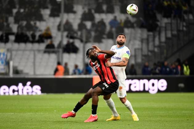 Terem MOFFI (OGC Nice) et Samuel GIGOT (OM) lors du match Olympique de Marseille vs. OGC Nice pour la J29 de la Ligue 1 Uber Eats au Stade VÃ lodrome, le 24 avril 2024. FOOTBALL : Olympique de Marseille vs. OGC Nice - Ligue 1 Uber Eats - 24 04 2024 ValentinaClaret Panoramic 