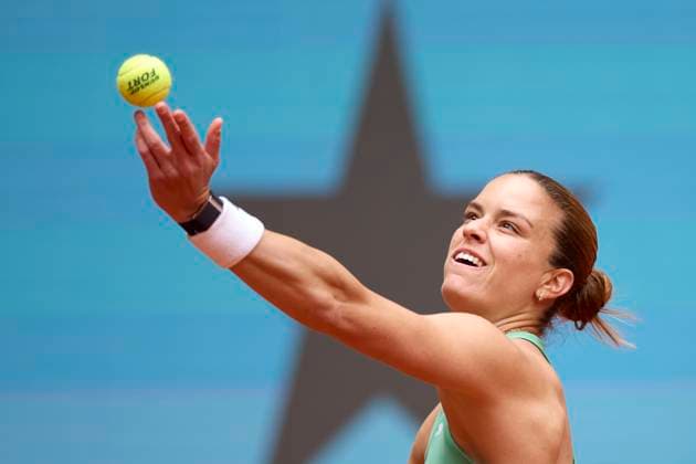 Sport Bilder des Tages Mutua Madrid Open - Day Four Maria Sakkari of Greece serves against Donna Vekic of Croatia during day four of the Mutua Madrid Open 2024 at Caja Magica on April 25, 2024, in Madrid, Spain. Madrid Caja Magica Madrid Spain RL_MMO24_00607 Copyright: xRicardoxLarreinax