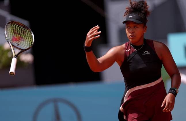 Naomi Osaka of Japan throws racquet in frustration Mutua Madrid Open, Day 4, Tennis, La Caja Magica, Madrid, Spain - 25 Apr 2024  Copyright: xEllaxLing Shutterstockx 14447599l