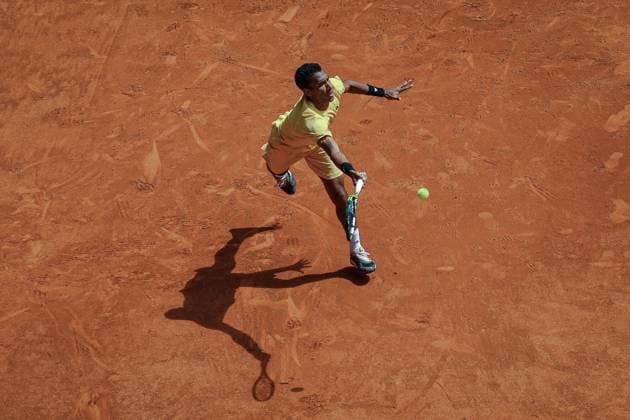Felix Auger-Aliassime Vs Yoshihito Nishioka during he Mutua Madrid Open in Madrid, Spain - 25 Apr 2024 Felix Auger-Aliassime of Canada plays against Yoshihito Nishioka of Japan (Not in view) on Day Four of the Mutua Madrid Open 2024 tournament at La Caja Magica. Felix Won 2-1 Usera Spain Copyright: xMiguelxReisx xSOPAxImagesx Mutua Madrid Open MR -9143