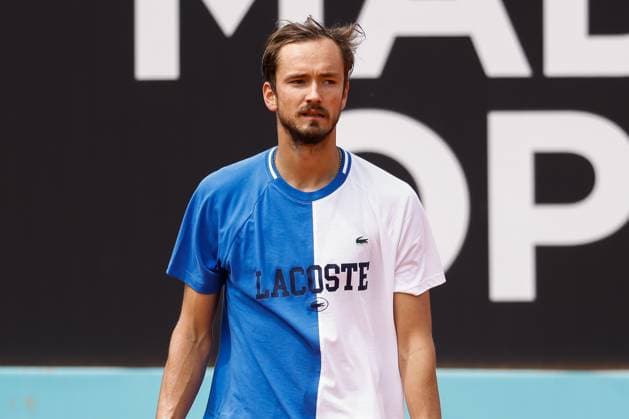 April 25, 2024, Madrid, Madrid, SPAIN: Daniiel Medvedev of Russia practices during the Mutua Madrid Open 2024, ATP, Tennis Herren Masters 1000 and WTA, Tennis Damen 1000, tournament celebrated at Caja Magica on April 25, 2024 in Madrid, Spain. Madrid SPAIN - ZUMAa181 20240425_zaa_a181_037 Copyright: xIrinaxR.xHipolitox