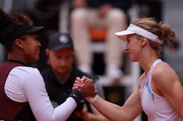 Naomi Osaka of Japan shakes hands with Liudmila Samsonova Mutua Madrid Open, Day 4, Tennis, La Caja Magica, Madrid, Spain - 25 Apr 2024  Copyright: xEllaxLing Shutterstockx 14447599ao
