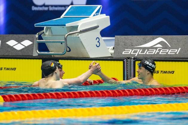 400m Lagen, Maenner, A-Finale Cedric Buessing (SG Essen), Carl Morris Magold (SSG Saar Max Ritter) GER, 135. Deutsche Meisterschaften Schwimmen, Schwimmen, 25.04.2024 GER, 135. Deutsche Meisterschaften Schwimmen, Schwimmen, 25.04.2024 Berlin *** 400m medley, men, A final Cedric Buessing SG Essen , Carl Morris Magold SSG Saar Max Ritter GER, 135 German Swimming Championships, Swimming, 25 04 2024 GER, 135 German Swimming Championships, Swimming, 25 04 2024 Berlin Copyright: xEibner-Pressefoto JadrankoxMarjax EP_JMC
