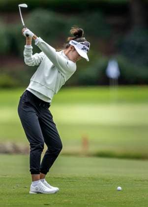 April 25, 2024: GRACE KIM hits a fairway shot on the 17th hole during the 1st round of the 2024 JM Eagle LA Championship presented by Plastpro at the Wislhire Country Club in Los Angeles. She finished the 1st round with a seven under par 64. - ZUMAh234 20240425_zsp_h234_001 Copyright: xMarkxEdwardxHarrisx
