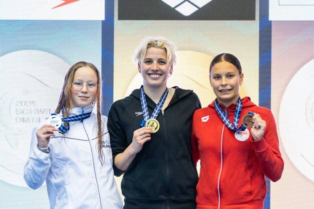 100m Schmetterling Frauen A-Finale v. l. n. r. Alina Baievych (TB 1888 Erlangen), Angelina Koehler (SG Neukoelln e.V. Berlin), Linda Roth (SV Cannstatt) GER, 135. Deutsche Meisterschaften Schwimmen, Schwimmen, 25.04.2024 GER, 135. Deutsche Meisterschaften Schwimmen, Schwimmen, 25.04.2024 Berlin *** 100m Butterfly Women A Final f l n r Alina Baievych TB 1888 Erlangen , Angelina Koehler SG Neukoelln e V Berlin , Linda Roth SV Cannstatt GER, 135 German Championships Swimming, Swimming, 25 04 2024 GER, 135 German Championships Swimming, Swimming, 25 04 2024 Berlin Copyright: xEibner-Pressefoto JadrankoxMarjax EP_JMC