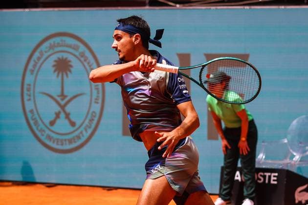 April 25, 2024, Usera, Madrid, Spain: Lorenzo Sonego of Italy plays against Richard Gasquet of France (not pictured) on Day Four of the Mutua Madrid Open 2024 tournament at La Caja Magica. Usera Spain - ZUMAs197 20240425_aaa_s197_433 Copyright: xMiguelxReisx