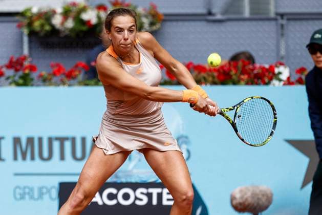April 26, 2024, Madrid, Madrid, SPAIN: Lucia Bronzetti of Italy in action against Elena Rybakina of Kazakhstan during the Mutua Madrid Open 2024, ATP, Tennis Herren Masters 1000 and WTA, Tennis Damen 1000, tournament celebrated at Caja Magica on April 26, 2024 in Madrid, Spain. Madrid SPAIN - ZUMAa181 20240426_zaa_a181_009 Copyright: xIrinaxR.xHipolitox