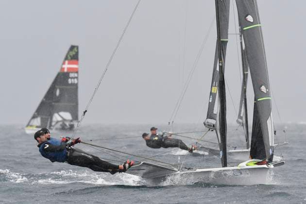 Bilder des Jahres 2024, Sport 04 April Sport Themen der Woche KW17 Sport Bilder des Tages ÃÄ moins de trois mois des Ã preuves olympiques qui se dÃ rouleront Ã Marseille, les meilleurs marins mondiaux issus de 90 nations s affrontent dans la rade d Hyeres durant une semaine. VOILE : Semaine Olympique Francaise 2024 - 26 04 2024 WilliamCannarella Panoramic 