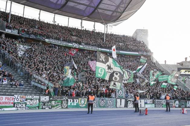 26.04.2024, xtgx, Fussball - 2.Bundesliga, Hertha BSC Berlin - Hannover 96 emspor, v.l. Symbolfoto, Symbolbild Fans Hannover 96 (DFL DFB REGULATIONS PROHIBIT ANY USE OF PHOTOGRAPHS as IMAGE SEQUENCES and or QUASI-VIDEO) Berlin