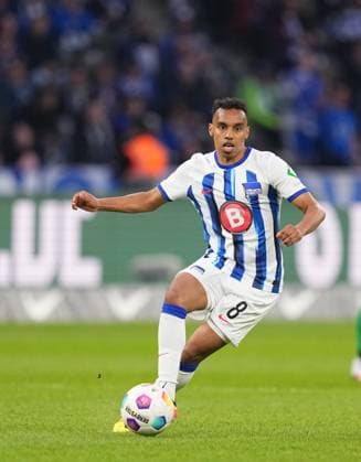 Bilal Hussein (Hertha Berlin) kontrolliert den ball, 2. Bundesliga, Hertha BSC vs Hannover 96, Olympic Stadium am 26. April 2024 in Berlin, Deutschland. (Foto von Ulrik Pedersen DeFodi Images) Bilal Hussein (Hertha Berlin) controls the ball, 2. Bundesliga, Hertha BSC vs Hannover 96, Olympic Stadium on April 26, 2024 in Berlin, Germany. (Photo by Ulrik Pedersen DeFodi Images) DFB DFL REGULATIONS PROHIBIT ANY USE OF PHOTOGRAPHS AS IMAGE SEQUENCES AND OR QUASI-VIDEO. Defodi-659_200501+01000992 *** Bilal Hussein Hertha Berlin controls the ball, 2 Bundesliga, Hertha BSC vs Hannover 96, Olympic Stadium on April 26, 2024 in Berlin, Germany Photo by Ulrik Pedersen DeFodi Images Bilal Hussein Hertha Berlin controls the ball, 2 Bundesliga, Hertha BSC vs Hannover 96, Olympic Stadium on April 26, 2024 in Berlin, Germany Photo by Ulrik Pedersen DeFodi Images DFB DFL REGULATIONS PROHIBIT ANY USE OF PHOTOGRAPHS AS IMAGE SEQUENCES AND OR QUASI VIDEO Defodi 659 200501 01000992 Defodi-659 DFB DFL REGULATIONS PROHIBIT ANY USE OF PHOTOGRAPHS AS IMAGE SEQUENCES AND OR QUASI-VIDEO.