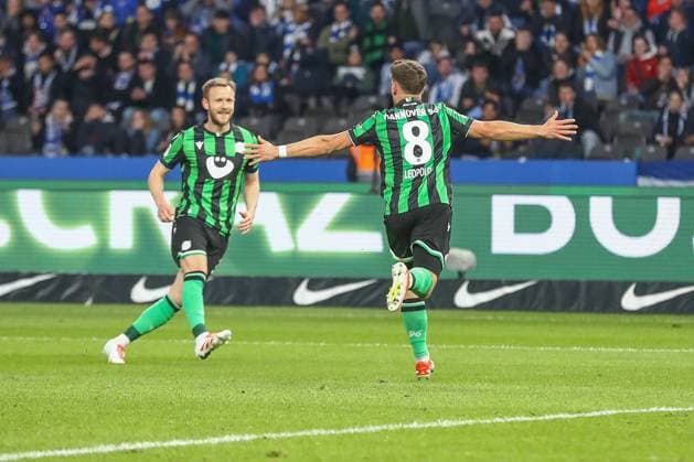 26.04.2024, xtgx, Fussball - 2.Bundesliga, Hertha BSC Berlin - Hannover 96 emspor, v.l. Jubel nach dem 1:1 durch Enzo Leopold (Hannover, 8) (DFL DFB REGULATIONS PROHIBIT ANY USE OF PHOTOGRAPHS as IMAGE SEQUENCES and or QUASI-VIDEO) Berlin