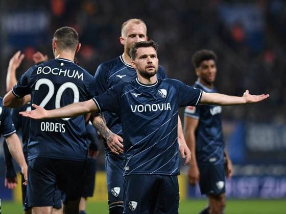 Sport Themen der Woche KW17 Sport Bilder des Tages 26.04.2024, Bochum, Germany, Vonovia Ruhr Stadium, VfL Bochum vs TSG Hoffenheim - 1. Bundesliga, Kevin Stoeger (VfL Bochum) Torjubel, jubelt nach seinem Treffer zum 1:0 (Foto Ralf Treese) DFB DFL REGULATIONS PROHIBIT ANY USE OF PHOTOGRAPHS AS IMAGE SEQUENCES AND OR QUASI-VIDEO. Bochum Vonovia Ruhr Stadium North Rhine-Westphalia Germany *** 26 04 2024, Bochum, Germany, Vonovia Ruhr Stadium, VfL Bochum vs TSG Hoffenheim 1 Bundesliga, Kevin Stoeger VfL Bochum goal celebration, cheers after his goal to 1 0 Photo Ralf Treese DFB DFL REGULATIONS PROHIBIT ANY USE OF PHOTOGRAPHS AS IMAGE SEQUENCES AND OR QUASI VIDEO Bochum Vonovia Ruhr Stadium North Rhine Westphalia Germany 521_BOCHOF20240426_026 Treese-521