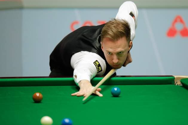 Sport Themen der Woche KW17 Sport Bilder des Tages SHEFFIELD, ENGLAND - APRIL 26: Judd Trump of England plays a shot in the Round of 16 match against Tom Ford of England on day 7 of 2024 Cazoo World Snooker Championship at Crucible Theatre on April 26, 2024 in Sheffield, England.  Copyright: xTaixChengzhex 111493062186