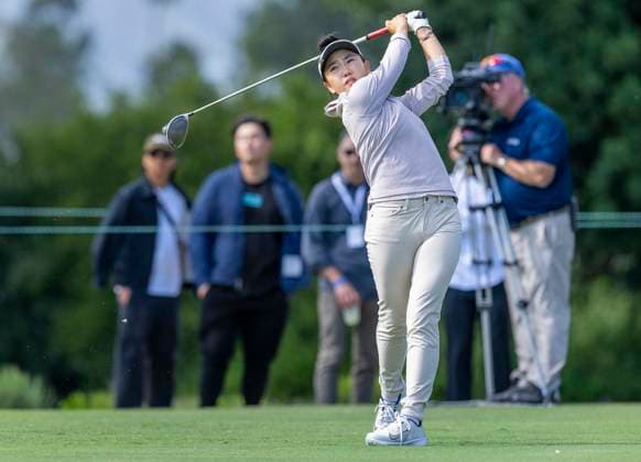 April 26, 2024, Los Angeles, California, USA: LUCY LI tees off during Round 2 of the 2024 JM Eagle LA Championship in Los Angeles. News - April 26, 2024  - ZUMAh234 20240426_zsp_h234_016 Copyright: xMarkxEdwardxHarrisx