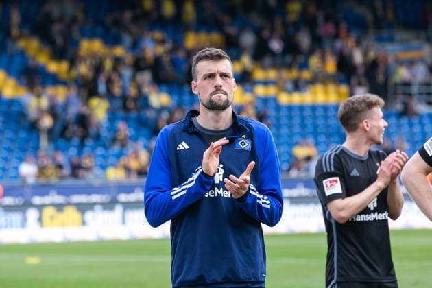 Fußball I Herren I Saison 2023-2024 I 2. Bundesliga I 31. Spieltag I Eintracht Braunschweig - Hamburger SV I 27.04.2024 Jonas Meffert (23, Hamburger SV) mit einem strengen Gesicht. Braunschweig Eintracht-Stadion Niedersachsen Deutschland