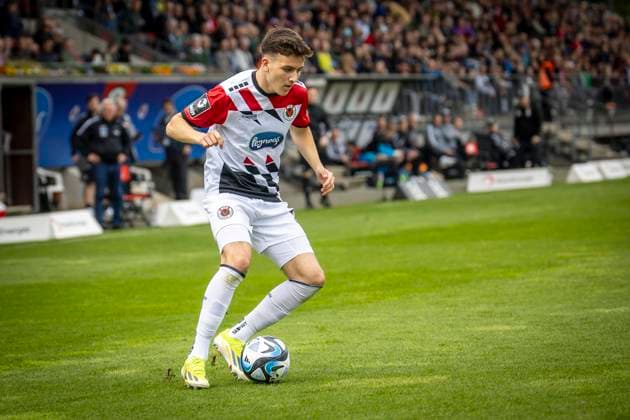 3. Liga: FC Viktoria Köln - Preußen Münster, 27.04.2024 Malek El Mala (FC Viktoria Köln, 22) ; Köln, 27.04.2024, 35. Spieltag der 3. Fußball-Liga: FC Viktoria Köln - Preußen Münster im Sportpark Höhenberg in Köln. Die DFL-Bestimmungen verbieten die Verwendung von Fotografien als Bildsequenzen und oder Quasi-Videos. Copyright: xBEAUTIFULxSPORTS AxelxKohringx