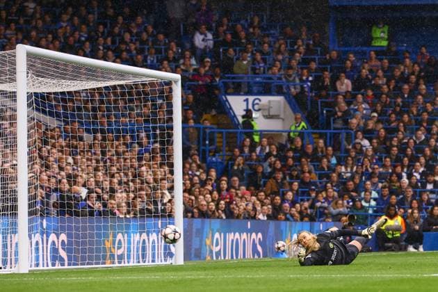 Chelsea Women v FC Barcelona, Barca Women UEFA Womens Champions League Aitana Bonmatiof FC Barcelona Women scores her teams first goal to make the score 1-0 during the UEFA Womens Champions League Semi-final Second Leg match at Stamford Bridge, London Copyright: xChrisxMyattx FIL-20094-0027 UK Newspapers OUT