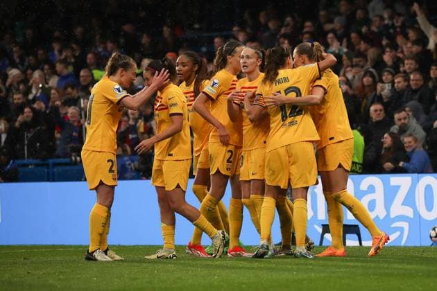 Fridolina Rolfö of Barcelona Women scores from the penalty spot to make the score 0-2 and celebrates during the Womens Champions League Semi Final Second Leg match between Chelsea Women and Barcelona Women at Stamford Bridge, London, England on 27 April 2024. Copyright: xKenxSparksx 40730007
