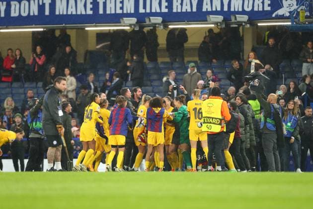 27th April 2024; Stamford Bridge, London, England: UEFA Womens Champions League Football, Semi Final, Second Leg, Chelsea versus Barcelona; Barcelona players celebrate with fans after the match.  ActionPlus12635750 KatiexChan