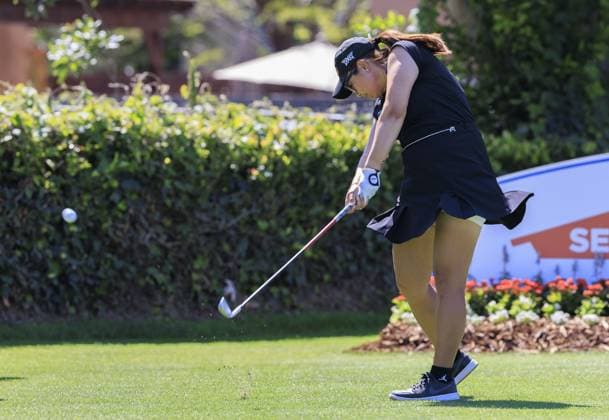 April 27, 2024, Los Angeles, California, USA: Mina Harigae tees off during Round 3 of the JM Eagle LA Championship presented by Plastpro on Saturday April 27, 2024 at the Wilshire Country Club in Los Angeles, California. ARIANA RUIZ PI Los Angeles U.S - ZUMAp124 20240427_zaa_p124_007 Copyright: xArianaxRuizx