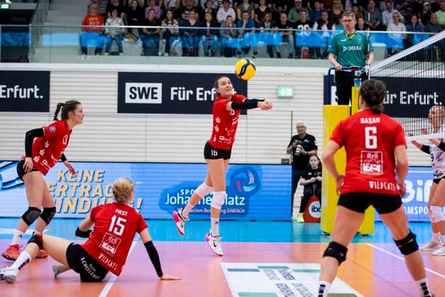 2. Bundesliga Frauen Pro: Schwarz-Weiss Erfurt vs. Stralsunder Wildcats; 27.04.2024 Carlotta Klemm ( 16; Stralsunder Wildcats) 2. Bundesliga Frauen Pro: Schwarz-Weiss Erfurt vs. Stralsunder Wildcats; Riethsporthalle Erfurt; 27.04.2024 Copyright: xBEAUTIFULxSPORTS Duehringx