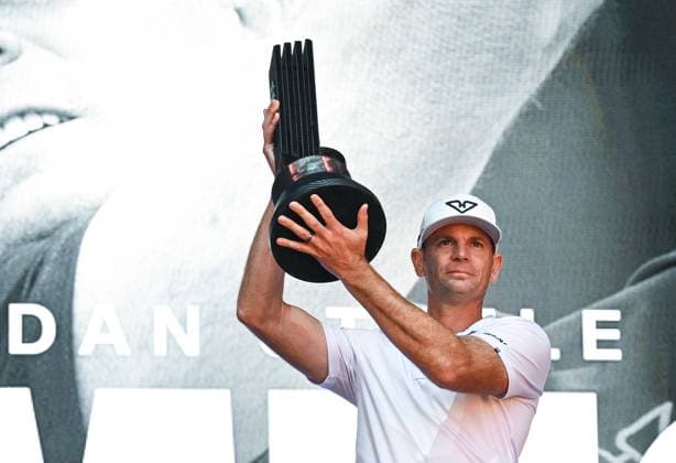 LIV GOLF ADELAIDE, Brendan Steele of HyFlyers GC lifts the individual trophy at the LIV Golf Adelaide at the Grange Golf Club in Adelaide, Sunday, April 28, 2024. ( NO ARCHIVING, EDITORIAL USE ONLY, NO USE IN BOOKS WITHOUT CONSENT ADELAIDE SOUTH AUSTRALIA AUSTRALIA  Copyright: xMICHAELxERREYx 20240428174756449778