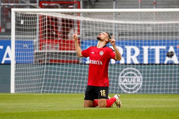 28.04.2024, xavx, Fussball 2.Bundesliga, SV Wehen Wiesbaden - SpVgg Greuther Fuerth emspor, v.l. Ivan Prtajin (SV Wehen Wiesbaden) celebrate the goal, Der Torjubel zum 1:0 (DFL DFB REGULATIONS PROHIBIT ANY USE OF PHOTOGRAPHS as IMAGE SEQUENCES and or QUASI-VIDEO) Wiesbaden