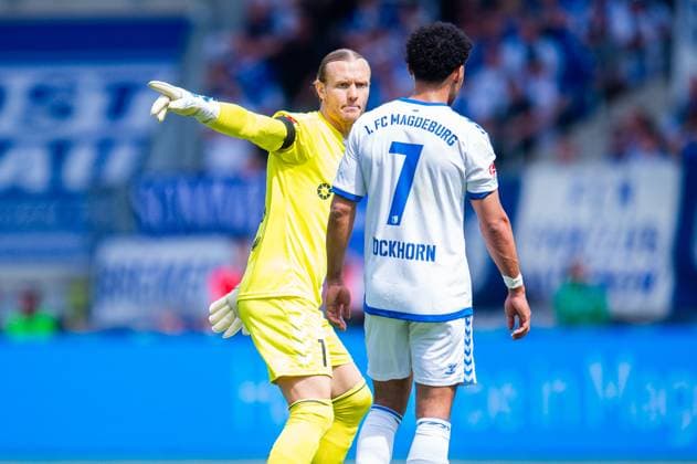 28.04.2024 - Fußball, 2023 2024, 2. Bundesliga, 31. Spieltag, 1. FC Magdeburg - VfL Osnabrück: (L-R) Dominik Reimann (Magdeburg), Herbert Bockhorn (Magdeburg) DFL REGULATIONS PROHIBIT ANY USE OF PHOTOGRAPHS AS IMAGE SEQUENCES AND OR QUASI-VIDEO.