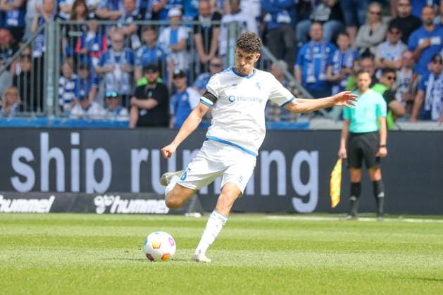 28.04.2024, xgox, Fussball 2.Bundesliga, 1.FC Magdeburg - VfL Osnabrueck emspor, v.l. Daniel Elfadli (Magdeburg, 6) am Ball, plays the ball (DFL DFB REGULATIONS PROHIBIT ANY USE OF PHOTOGRAPHS as IMAGE SEQUENCES and or QUASI-VIDEO) Magdeburg