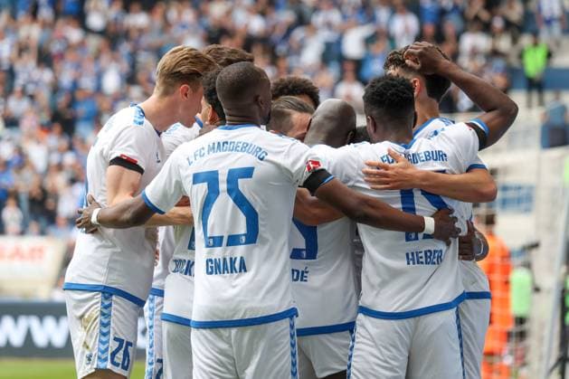 28.04.2024, xgox, Fussball 2.Bundesliga, 1.FC Magdeburg - VfL Osnabrueck emspor, v.l. Jubel nach dem 1:0 durch Bryan Teixeira (Magdeburg, 8) (DFL DFB REGULATIONS PROHIBIT ANY USE OF PHOTOGRAPHS as IMAGE SEQUENCES and or QUASI-VIDEO) Magdeburg