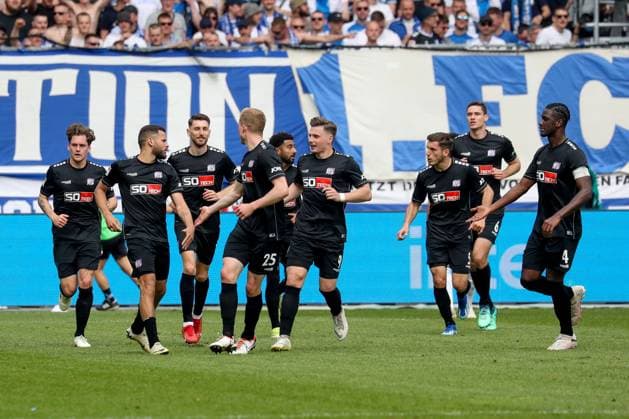 28.04.2024, xgox, Fussball 2.Bundesliga, 1.FC Magdeburg - VfL Osnabrueck emspor, v.l Jubel nach dem 1:1 durch Dave Gnaase (Osnabrueck, 26) . (DFL DFB REGULATIONS PROHIBIT ANY USE OF PHOTOGRAPHS as IMAGE SEQUENCES and or QUASI-VIDEO) Magdeburg