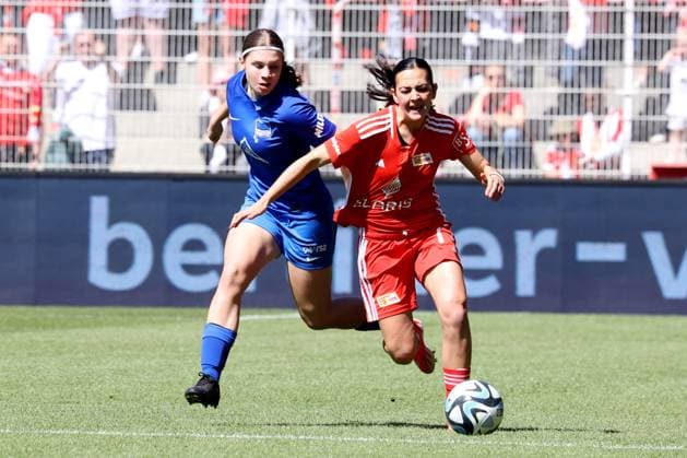 Sport Themen der Woche KW17 DEU, Region, Frauen, 1.FC Union vs. Hertha BSC 28.04.2024, Stadion Alte Foersterei, Berlin, DEU, Region, Frauen, 1.FC Union vs. Hertha BSC im Bild: Athanasia Moraitou(1.FC Union Berlin 77), RONJA BORCHMEYER (Hertha BSC Frauen 2) DFL - regulations prohibit any use of Photographs as image sequences and or quasi-video Foto: Juergen Engler nordphoto GmbH *** DEU, Region, Women, 1 FC Union vs Hertha BSC 28 04 2024, Stadion Alte Foersterei, Berlin, DEU, Region, Women, 1 FC Union vs Hertha BSC im Bild Athanasia Moraitou 1 FC Union Berlin 77 , RONJA BORCHMEYER Hertha BSC Frauen 2 DFL regulations prohibit any use of Photographs as image sequences and or quasi video Foto Juergen Engler nordphoto GmbH nordphotoxGmbHx xEngler nph00076