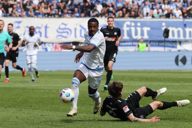 Bryan Teixeira (1. FC Magdeburg,8) - 2. Fußball Bundesliga Saison 2023-2024 1. FC Magdeburg vs. VfL Osnabrück in der MDCC Arena in Magdeburg - Aktion,Fußball,Mann,Männer,Deutschland,28.04.2024