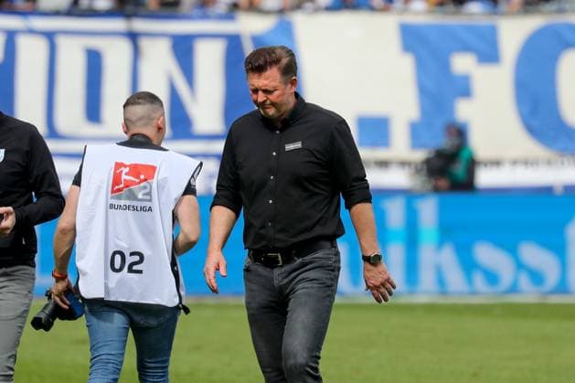 28.04.2024, xgox, Fussball 2.Bundesliga, 1.FC Magdeburg - VfL Osnabrueck emspor, v.l. Christian Titz (Magdeburg, Trainer) enttaeuscht, schaut enttaeuscht, niedergeschlagen, disappointed (DFL DFB REGULATIONS PROHIBIT ANY USE OF PHOTOGRAPHS as IMAGE SEQUENCES and or QUASI-VIDEO) Magdeburg