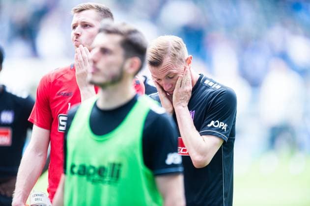 28.04.2024 - Fußball, 2023 2024, 2. Bundesliga, 31. Spieltag, 1. FC Magdeburg - VfL Osnabrück: (L-R) Lennart Grill (Osnabrück), Bashkim Ajdini (Osnabrück), Thomas Goiginger (Osnabrück) DFL REGULATIONS PROHIBIT ANY USE OF PHOTOGRAPHS AS IMAGE SEQUENCES AND OR QUASI-VIDEO.