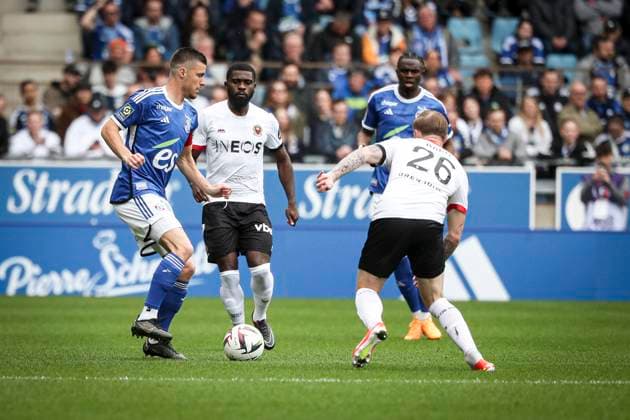 FREDERIC GUILBERT 2 (RCS) FOOTBALL : Ligue 1 RC Strasbourg vs Niza - 28 04 2024 (Strasbourg - France) ElyxandroCegarra Panoramic 