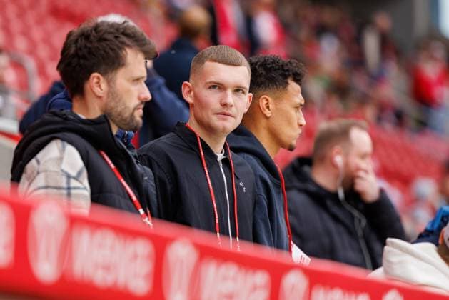 1. Fußball Bundesliga: 1. FSV Mainz 05 - 1. FC Köln; 28.04.2024 Luca Kilian (1. FC Köln 15) verletzt, heute als Zuschauer bei der Partie vom 31. Spieltag der 1. Fussball Bundesliga zwischen 1. FSV Mainz 05 und dem 1. FC Köln in der MEWA Arena in Mainz Fotograf: Stephan Hahne DFL DFB regulations prohibit any use of photographs as image sequences and or quasi-video. Copyright: xBEAUTIFULxSPORTS Hahnex