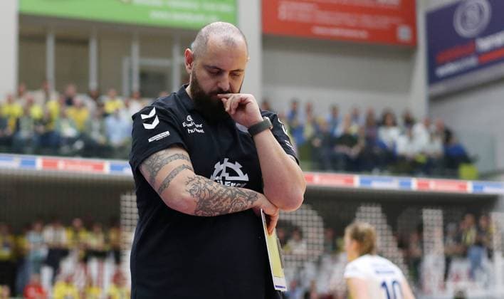 Stuttgart , Volleyball Bundesliga Frauen PlayOff Finale Spiel 5, SSC Palmberg Schwerin vs. Allianz MTV Stuttgart , Trainer Konstantin Bitter (Allianz MTV Stuttgart)