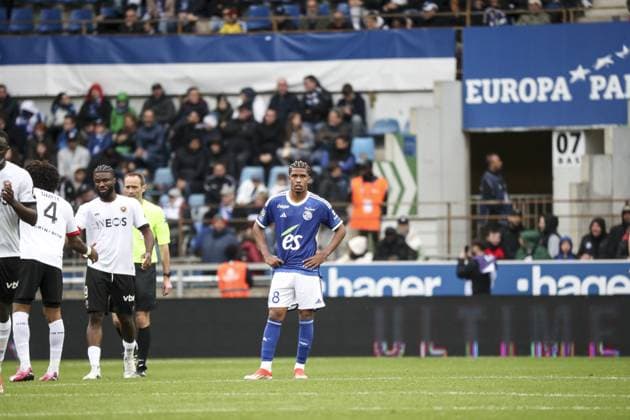 Joie des joueurs du Niza NASCIMIENTO DOS SANTOS ANDREY 8 (RCS) apres le but de SANSON MORGAN 11 FOOTBALL : Ligue 1 RC Strasbourg vs Niza - 28 04 2024 (Strasbourg - France) ElyxandroCegarra Panoramic 