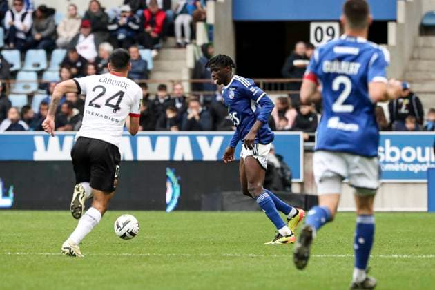 SYLLA ABAKAR 24 FOOTBALL : Ligue 1 RC Strasbourg vs Niza - 28 04 2024 (Strasbourg - France) ElyxandroCegarra Panoramic 