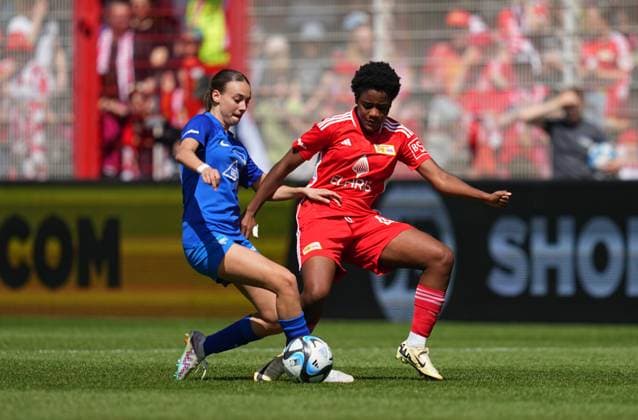 Naika Reissner (Union Berlin) kontrolliert den ball, Regionalliga Nordost Frauen, Union Berlin vs Hertha Berlin, Stadion An der Alten Försterei am 28. April 2024 in Berlin, Deutschland. (Foto von Ulrik Pedersen DeFodi Images) Naika Reissner (Union Berlin) controls the ball, Regionalliga Nordost Frauen, Union Berlin vs Hertha Berlin, Stadion An der Alten Försterei on April 28, 2024 in Berlin, Germany. (Photo by Ulrik Pedersen DeFodi Images) DFB DFL REGULATIONS PROHIBIT ANY USE OF PHOTOGRAPHS AS IMAGE SEQUENCES AND OR QUASI-VIDEO. Defodi-659_132428+01000364